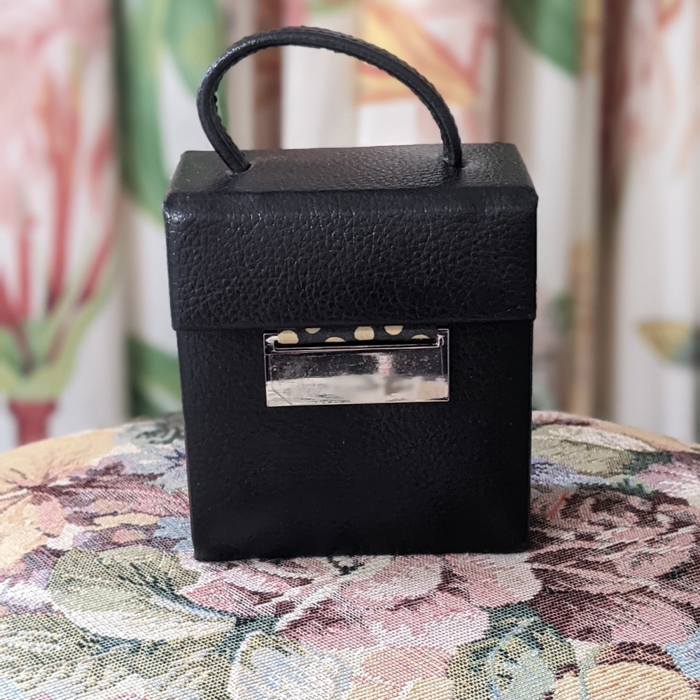 Vintage jewelry box